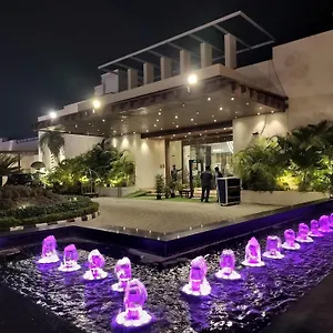 https://bel-la-monde-nh8-at-6km-from-igi-airport-delhi.hotelsdelhi.org